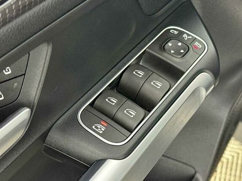 Certified 2023 Mercedes-Benz EQB 300 4MATIC image 12