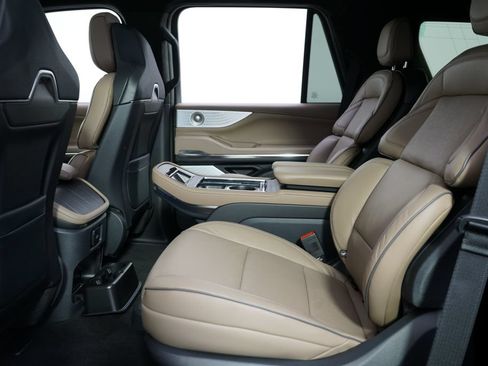 Used 2026 Lincoln Navigator Black Label AWD/4WD image 22