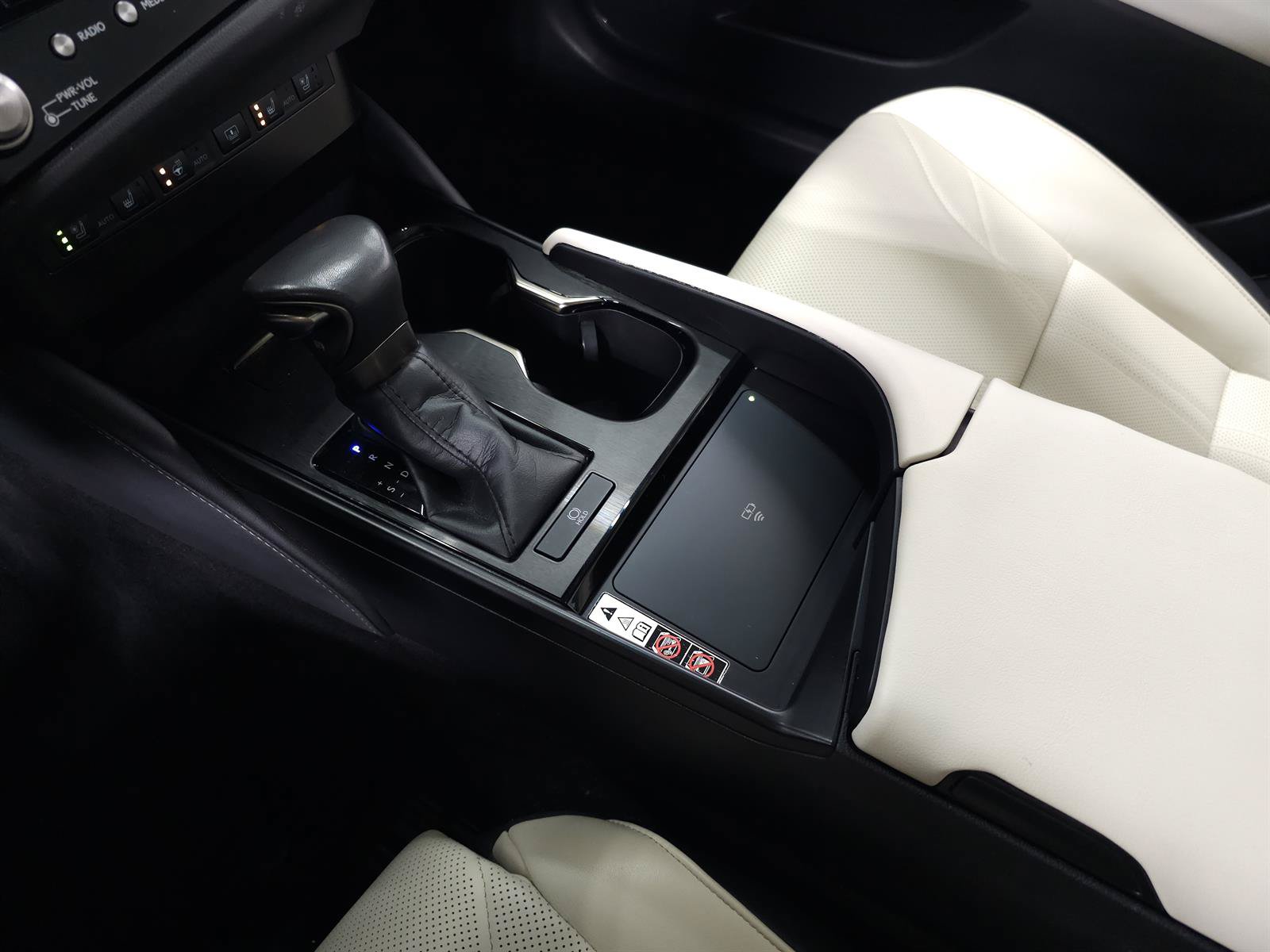 Used 2023 Lexus ES 350 Ultra Luxury w/ Accessory Package (Z2) FWD image 31
