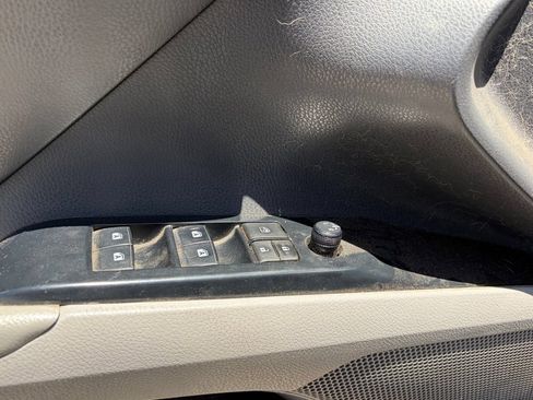 Used 2020 Toyota Camry LE FWD image 6
