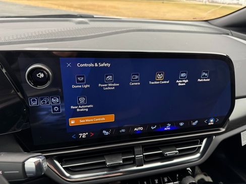 New 2026 Chevrolet Equinox EV LT image 18