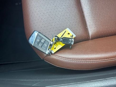 Certified 2022 Volkswagen Atlas SE w/ Black Wheel Package image 38