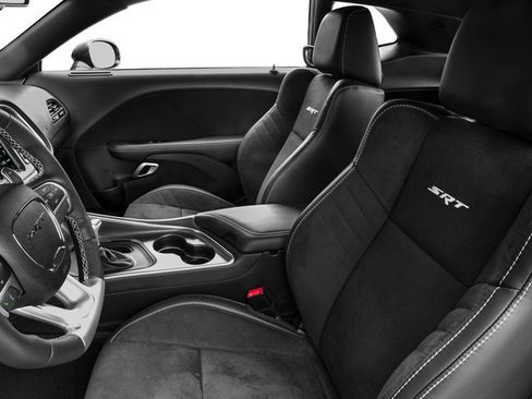 Used 2016 Dodge Challenger SRT RWD image 12
