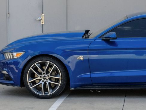 Used 2017 Ford Mustang GT w/ Black Accent Package RWD image 17