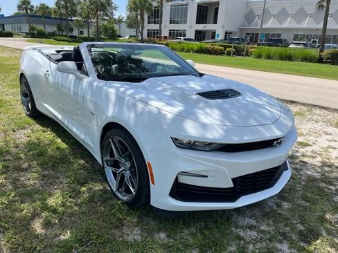 Certified 2023 Chevrolet Camaro SS RWD image 1
