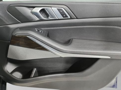 Used 2019 BMW X5 xDrive40i w/ Premium Package 2 AWD/4WD image 24