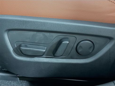 New 2025 MAZDA CX-30 Carbon image 31