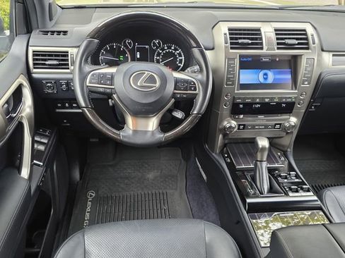 Used 2021 Lexus GX 460 Luxury w/ Accessory Package AWD/4WD image 12