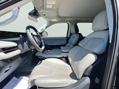 Used 2025 Lincoln Navigator Reserve AWD/4WD image 14