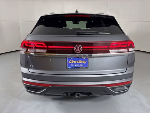 Used 2024 Volkswagen Atlas Cross Sport SE FWD image 7