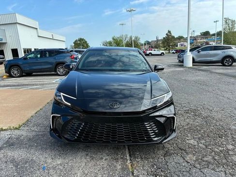 Used 2025 Toyota Camry XSE FWD image 3