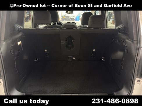 Used 2021 Jeep Renegade Latitude AWD/4WD image 22