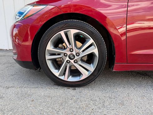 Used 2017 Hyundai Elantra Limited FWD image 35
