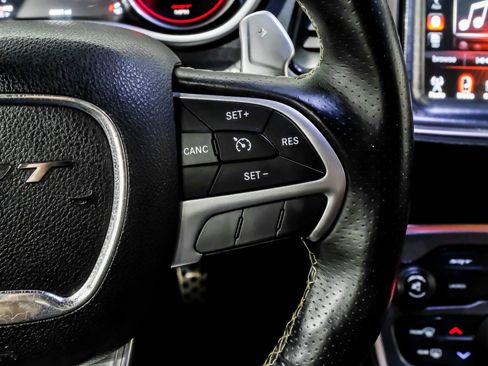 Used 2016 Dodge Challenger SRT image 19