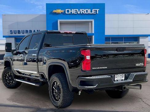 Used 2024 Chevrolet Silverado 2500 High Country AWD/4WD image 3