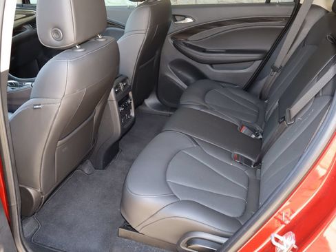 Used 2019 Buick Envision Essence FWD image 6