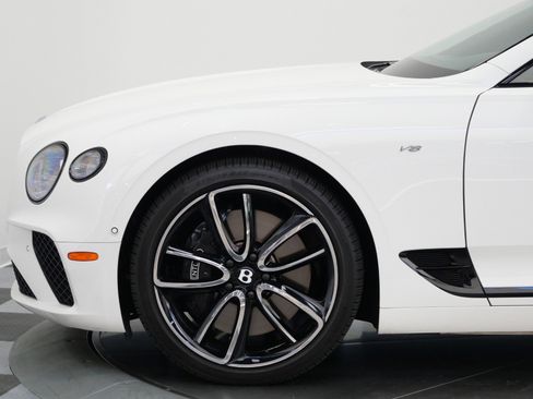 Used 2022 Bentley Continental GT AWD/4WD image 40