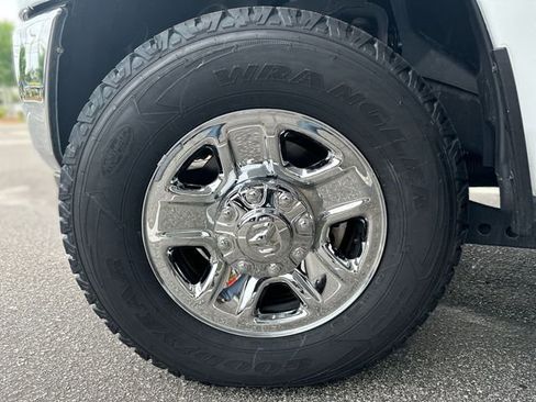 Used 2024 RAM 2500 Tradesman w/ Chrome Appearance Group AWD/4WD image 10
