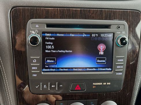 Used 2017 Chevrolet Traverse LT w/ Style and Technology Package FWD image 13