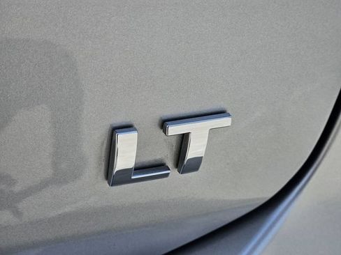 Used 2021 Chevrolet Equinox LT FWD image 9