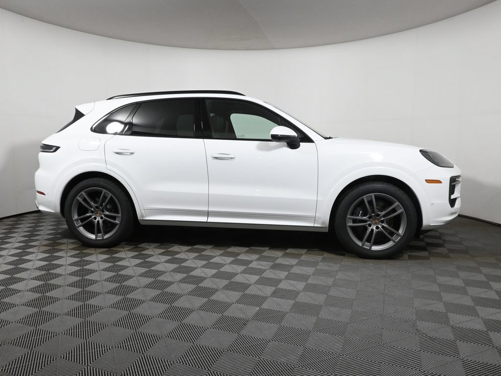 Used 2026 Porsche Cayenne AWD/4WD image 8