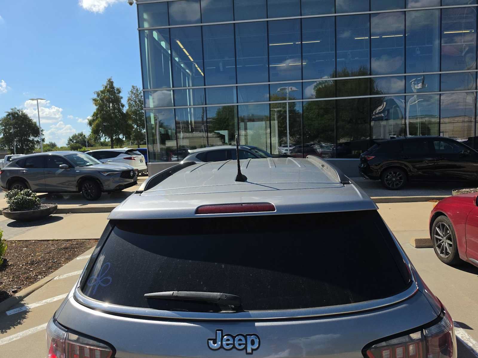 Used 2019 Jeep Compass Latitude w/ Popular Equipment Group FWD image 5