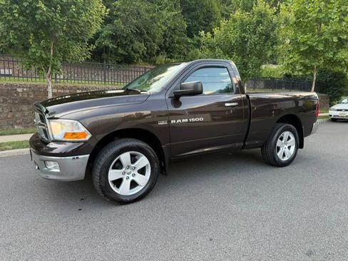 Used 2011 RAM 1500 Classic SLT w/ Popular Equipment Group image 2