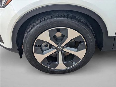 Used 2023 Volvo XC40 B5 Plus w/ Protection Package Premier image 25