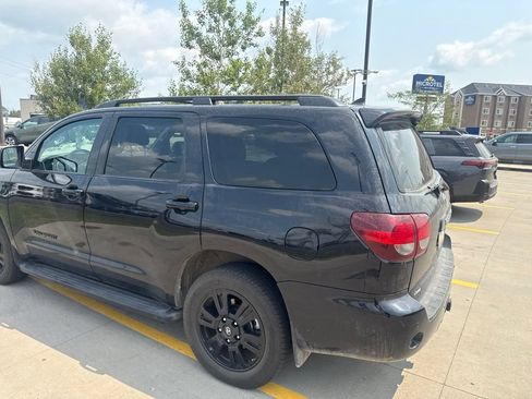 Used 2019 Toyota Sequoia TRD Sport w/ TRD Sport Premium Package AWD/4WD image 7