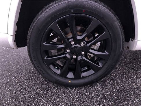 Used 2020 Jeep Grand Cherokee Altitude image 37
