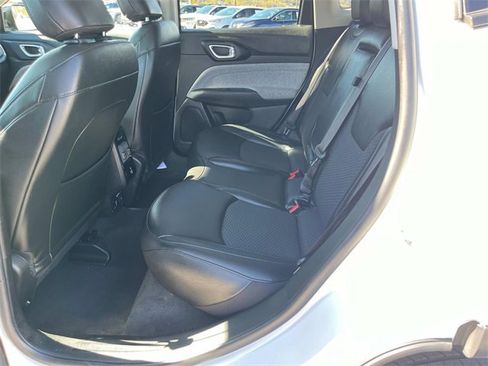 Certified 2022 Jeep Compass Latitude w/ Convenience Group image 8