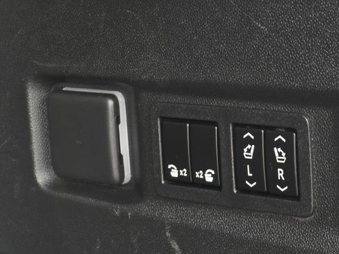 Used 2022 Chevrolet Tahoe High Country AWD/4WD image 26
