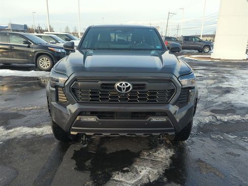 Used 2024 Toyota Tacoma TRD Off-Road w/ TRD Off Road Premium Package image 3