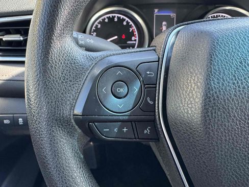 Used 2018 Toyota Camry LE image 19