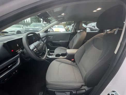 Used 2025 Kia K4 LXS image 25