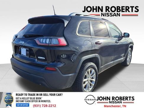 Used 2020 Jeep Cherokee Latitude w/ Mopar Interior Package image 16