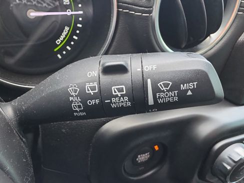 Used 2022 Jeep Wrangler Unlimited Sahara w/ Cold Weather Group AWD/4WD image 15