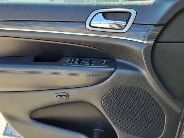 Used 2019 Jeep Grand Cherokee Limited AWD/4WD image 19