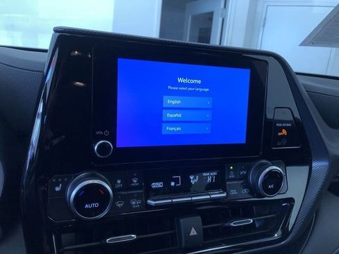Used 2025 Toyota Highlander XSE AWD/4WD image 29