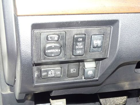 Used 2018 Toyota Tundra 1794 Edition image 19