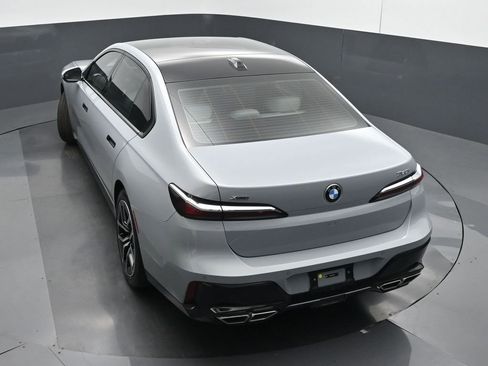 Used 2024 BMW 760i xDrive w/ Premium Package 2 image 41