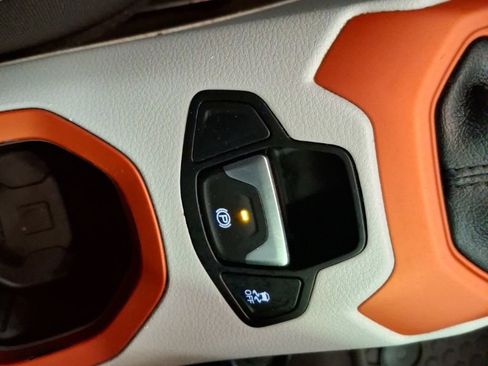 Used 2016 Jeep Renegade Latitude image 26