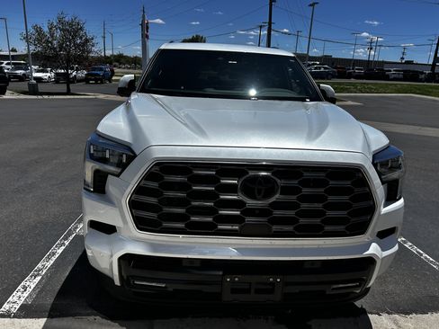 Used 2025 Toyota Sequoia Platinum w/ TRD Off-Road Package AWD/4WD image 8