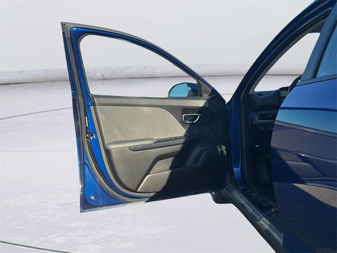 Certified 2025 Kia K4 EX image 36