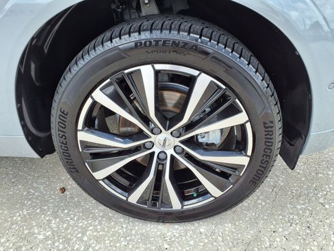 Certified 2024 Volvo XC60 B5 Plus w/ Protection Package Premier AWD/4WD image 9