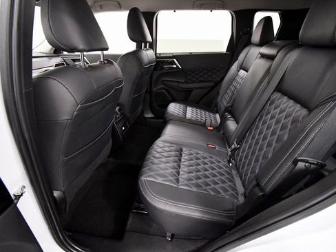 Used 2024 Mitsubishi Outlander SEL image 15