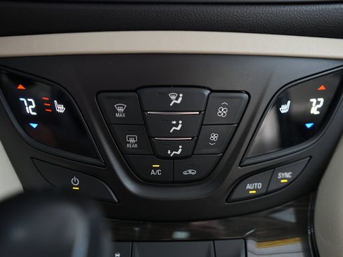 Used 2020 Buick Envision Essence w/ Experience Buick Package AWD/4WD image 32