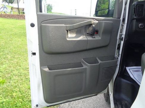 Used 2019 Chevrolet Express 3500 w/ Driver Convenience Package RWD image 12