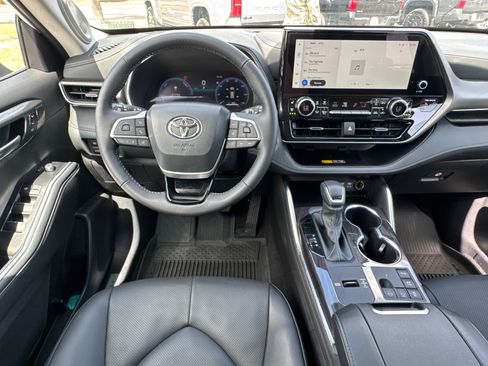 New 2026 Toyota Highlander Limited AWD/4WD image 22