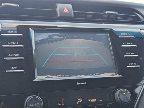 Used 2020 Toyota Camry SE FWD image 16